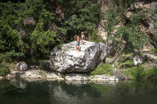 mejannes-le-clap-baignade.jpg -